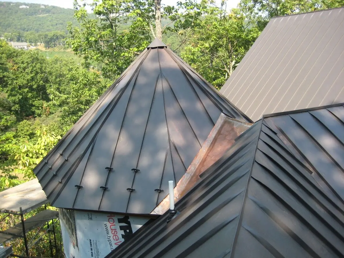 Professional Roof Tarp Installation by Craftsman Roofing in Peterboro